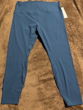 All in Motion Women’s High-Waisted 7/8 Leggings Size XXL..NWT